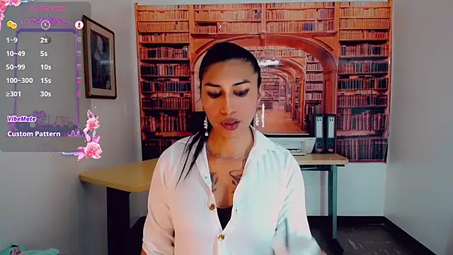 Snapshot of khiara_moretti chatting on March 2025 10:43:02 PM khiara moretti online show from March 2025 10:43:02 PM