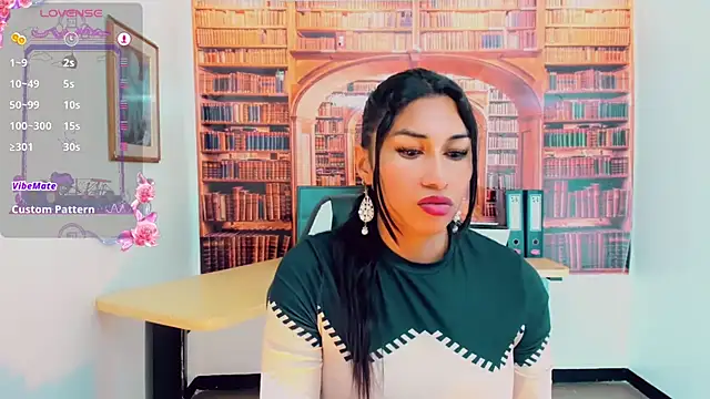 Snapshot of khiara_moretti chatting on March 2025 11:00:02 PM khiara moretti online show from March 2025 11:00:02 PM