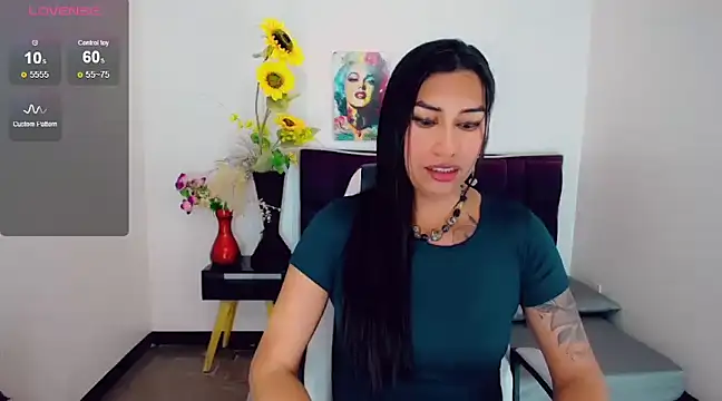 Snapshot of khiara_moretti chatting on March 2025 05:41:02 PM khiara moretti online show from March 2025 05:41:02 PM