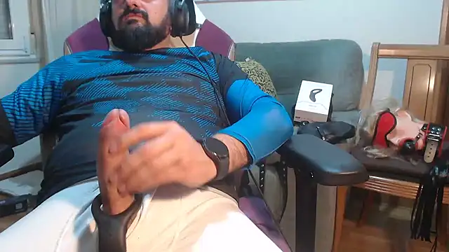 Snapshot of master4subslut chatting on December 2025 02:28:01 AM master4subslut online show from December 2025 02:28:01 AM