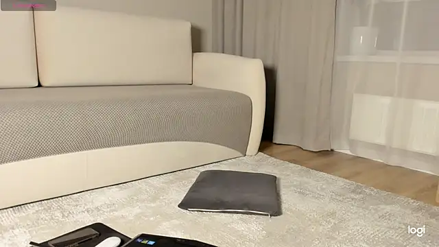 Snapshot of AmelinaLove chatting on October 2025 11:59:02 PM AmelinaLove online show from October 2025 11:59:02 PM