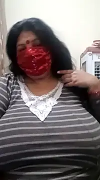 Shoni   online show from December 2024 09:58:01 PM