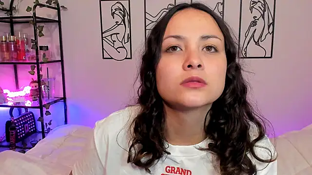 Megan Rodrigo online show from September 2025 07:28:01 PM