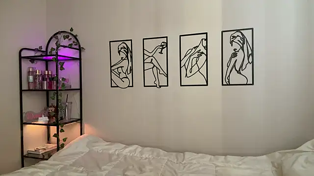 Megan Rodrigo online show from November 2025 07:24:01 PM