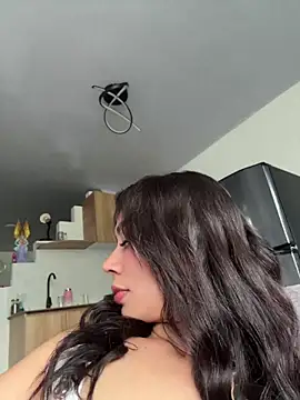Snapshot of Roxanne_08 chatting on June 2026 05:28:02 PM Roxanne 08 online show from June 2026 05:28:02 PM