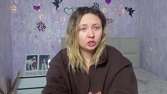 SallyVerda online show from February 2025 06:48:02 PM