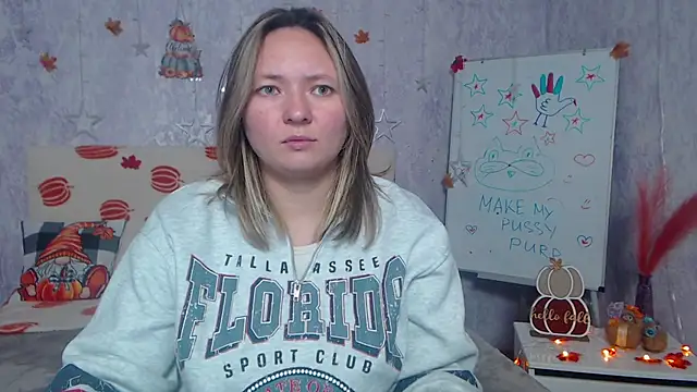 SallyVerda online show from November 2025 06:41:02 PM