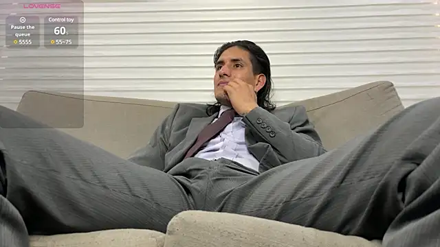 Tom blunt96 online show from February 2025 12:16:01 PM