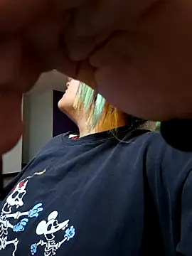 lucky-leah online show from November 2025 03:06:01 AM