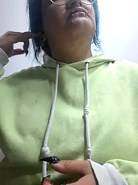 lucky-leah online show from April 2026 04:16:01 AM