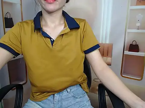 Love bug15 online show from September 2025 02:00:02 AM