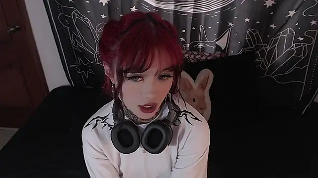 Isabella  dark online show from December 2024 09:32:02 PM