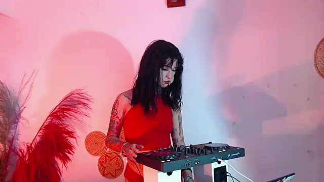 Isabella  dark online show from January 2025 12:00:01 AM