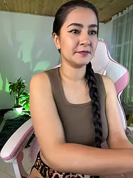 Snapshot of Violetta_kim1 chatting on December 2024 01:41:02 AM Violetta kim1 online show from December 2024 01:41:02 AM
