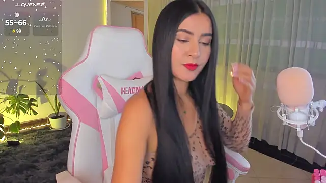 Snapshot of Violetta_kim1 chatting on January 2025 12:49:01 AM Violetta kim1 online show from January 2025 12:49:01 AM