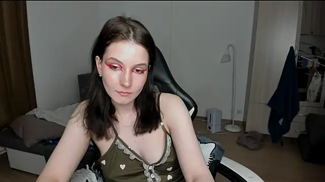 Snapshot of Bridget_fitness chatting on February 2025 02:35:02 PM Bridget fitness online show from February 2025 02:35:02 PM