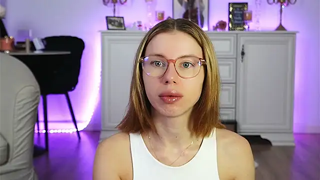 ivyleague  online show from October 2025 05:22:02 AM