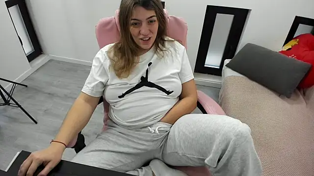 Dyana Kaylinn online show from March 2026 05:40:02 AM