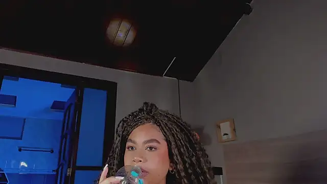 nayah   online show from October 2025 07:46:02 PM