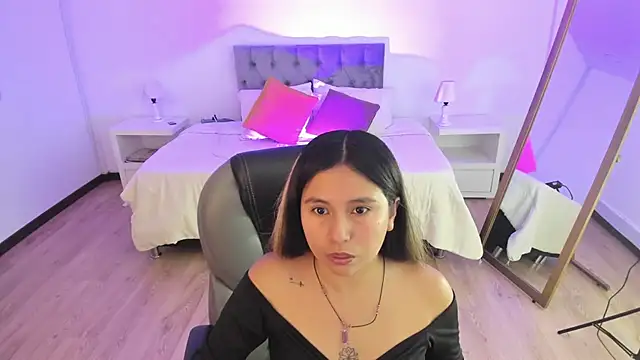 Snapshot of _Natalie18 chatting on March 2025 08:21:02 PM Natalie18 online show from March 2025 08:21:02 PM