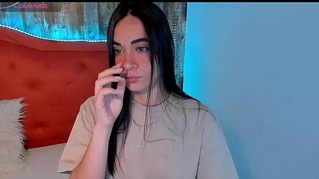 Emma Sophia2 online show from February 2025 04:33:01 AM
