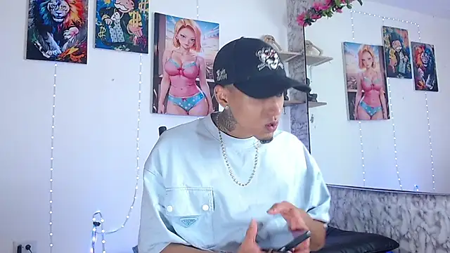 Snapshot of Liam_lee chatting on September 2025 03:23:02 PM Liam lee online show from September 2025 03:23:02 PM