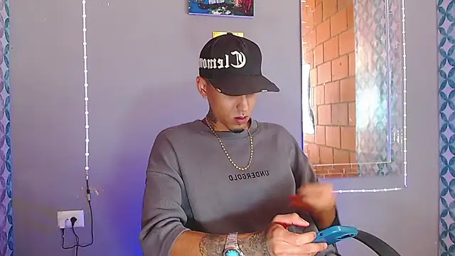 Liam lee online show from June 2026 09:01:02 PM
