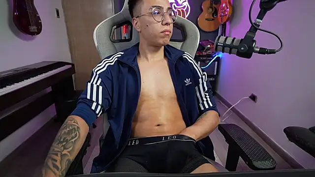 Snapshot of granxarma960 chatting on February 2025 11:47:02 PM granxarma960 online show from February 2025 11:47:02 PM