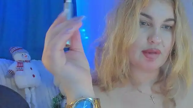 CoraSwon online show from January 2025 11:44:01 PM