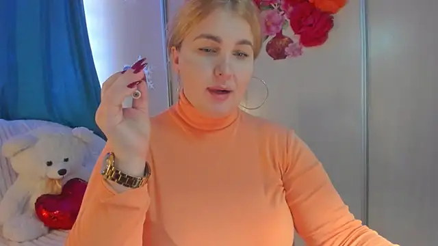 CoraSwon online show from January 2025 12:06:02 PM