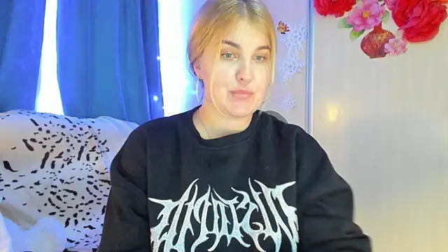 CoraSwon online show from February 2025 01:44:01 PM