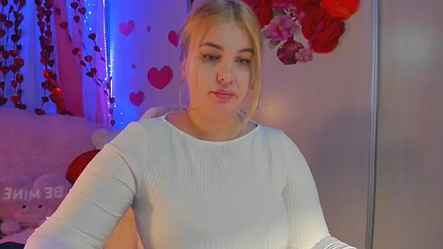 CoraSwon online show from February 2025 07:23:01 PM