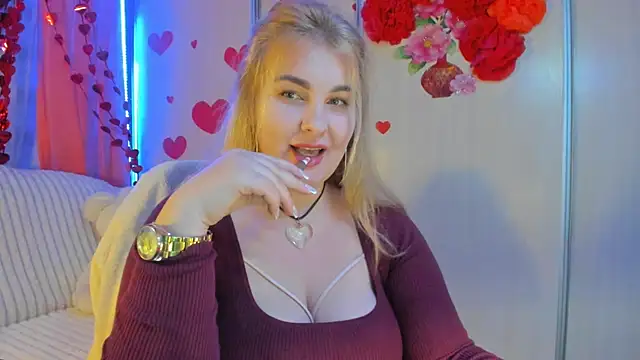 CoraSwon online show from February 2025 06:57:02 PM