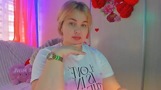 CoraSwon online show from March 2025 08:42:02 AM