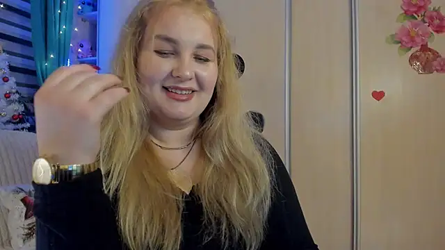 CoraSwon online show from December 2025 05:20:02 PM