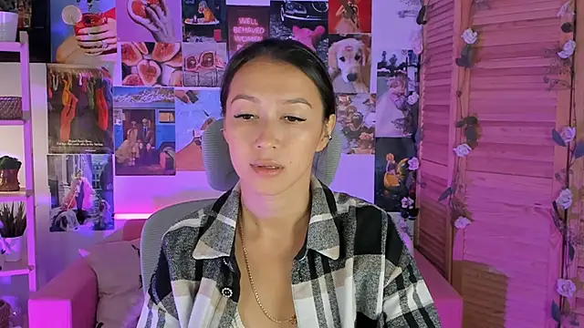 Snapshot of LanaBaker chatting on January 2025 02:42:02 AM LanaBaker online show from January 2025 02:42:02 AM