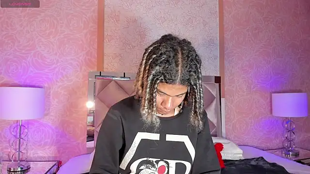 Maxim-Walker online show from March 2025 03:08:01 AM