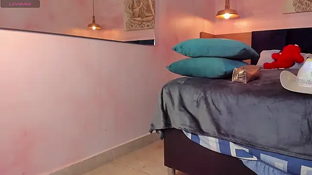 Maxim-Walker online show from March 2025 06:14:02 AM