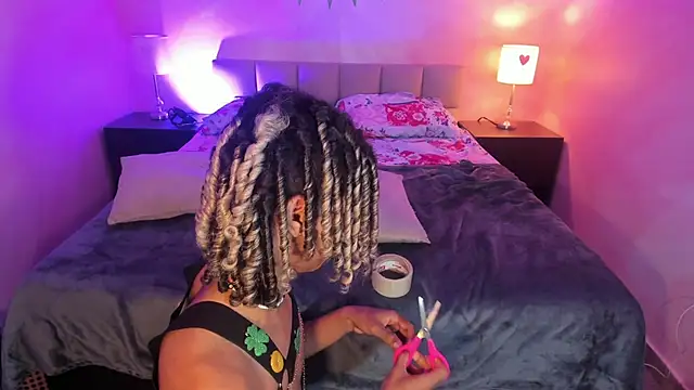 Maxim-Walker online show from March 2025 09:12:01 AM