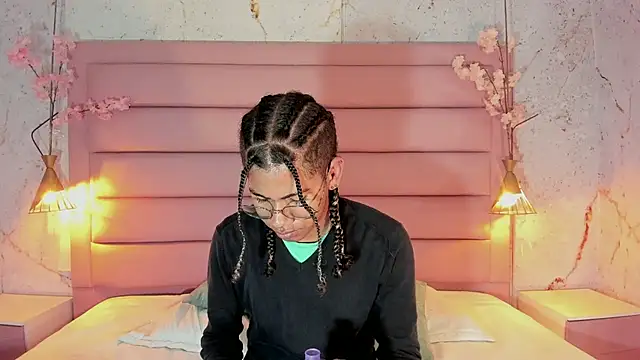 Maxim-Walker online show from September 2025 03:00:01 AM