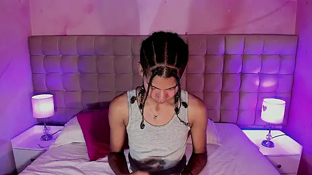 Maxim-Walker online show from October 2025 06:41:02 AM