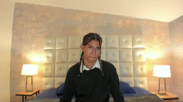 Maxim-Walker online show from January 2026 02:59:02 AM