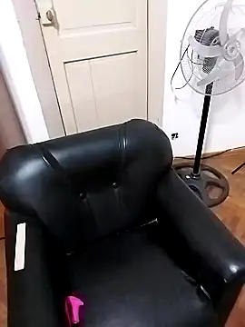 littlebrunett online show from January 2025 12:38:01 PM