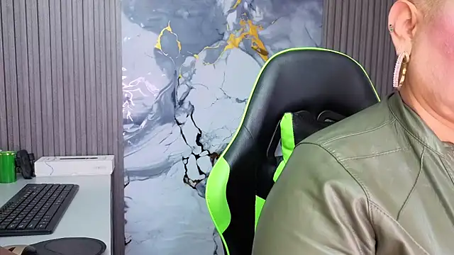 GianellaCox  online show from April 2026 02:09:01 PM