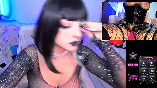 HollyDominic online show from June 2026 11:37:02 AM