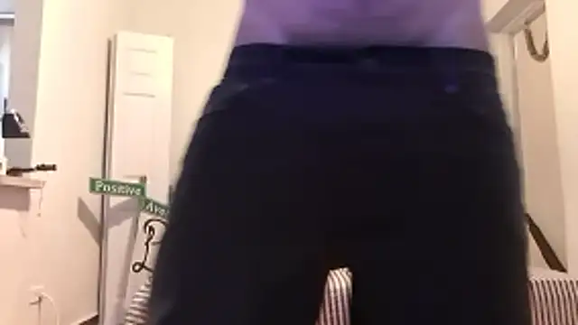 Snapshot of pantslesstraveler_plt chatting on June 2026 09:06:01 PM pantslesstraveler plt online show from June 2026 09:06:01 PM