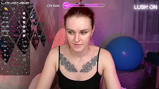 Snapshot of Bella__Swoon chatting on January 2025 01:48:02 PM Bella Swoon online show from January 2025 01:48:02 PM