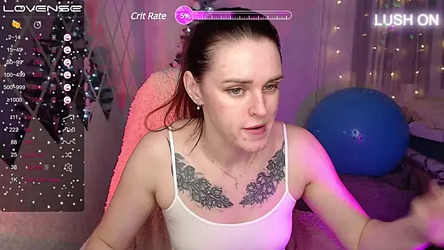 Snapshot of Bella__Swoon chatting on January 2025 01:32:02 PM Bella Swoon online show from January 2025 01:32:02 PM