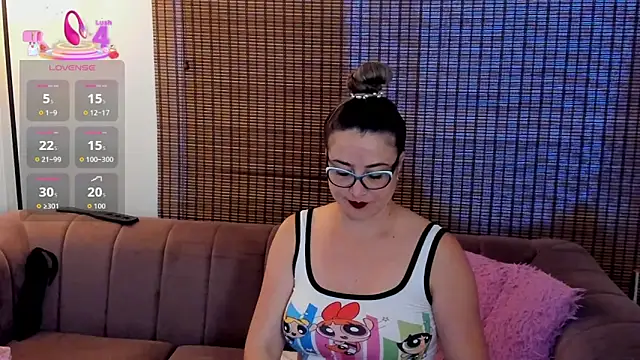 Snapshot of ariana_cross chatting on September 2025 01:10:01 PM ariana cross online show from September 2025 01:10:01 PM