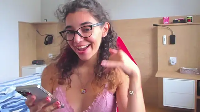 Snapshot of uniquerossie chatting on October 2025 12:16:01 PM uniquerossie online show from October 2025 12:16:01 PM